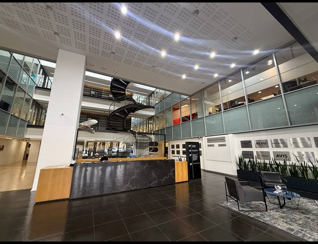 565M² OFFICE TO LET IN PARKTOWN